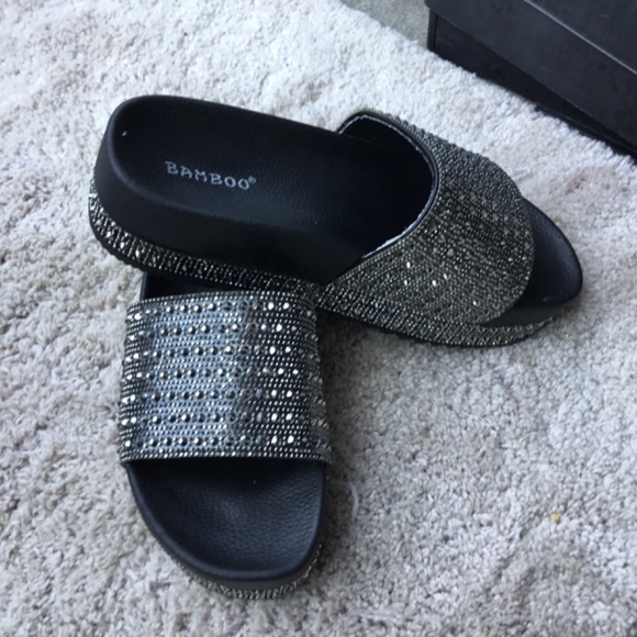 Sandals - Picture 2 of 3